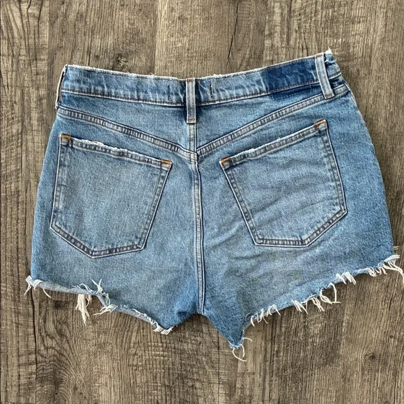 Abercrombie & Fitch The Mom Short High Rise Curve Love ✧ Size 29/8 - Picture 4 of 4